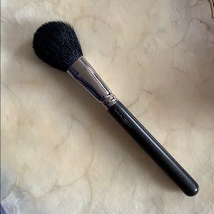 MAC #150 Brush